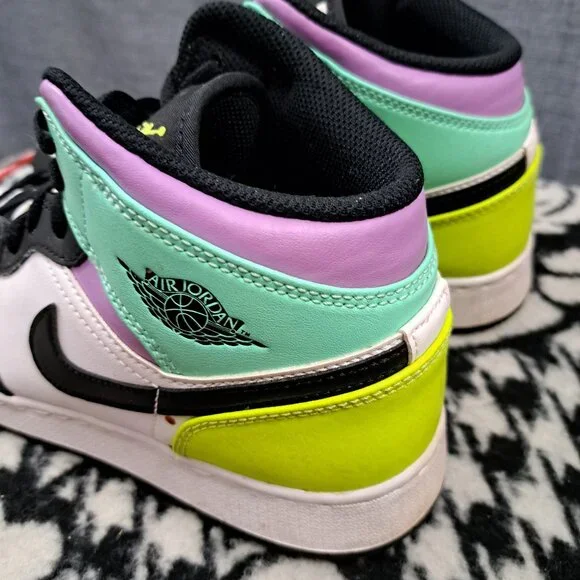 % Sz 7Y Nike Boys Air Jordan 1 Mid Shoes Sneakers / AJ4 - Picture 5 of 11